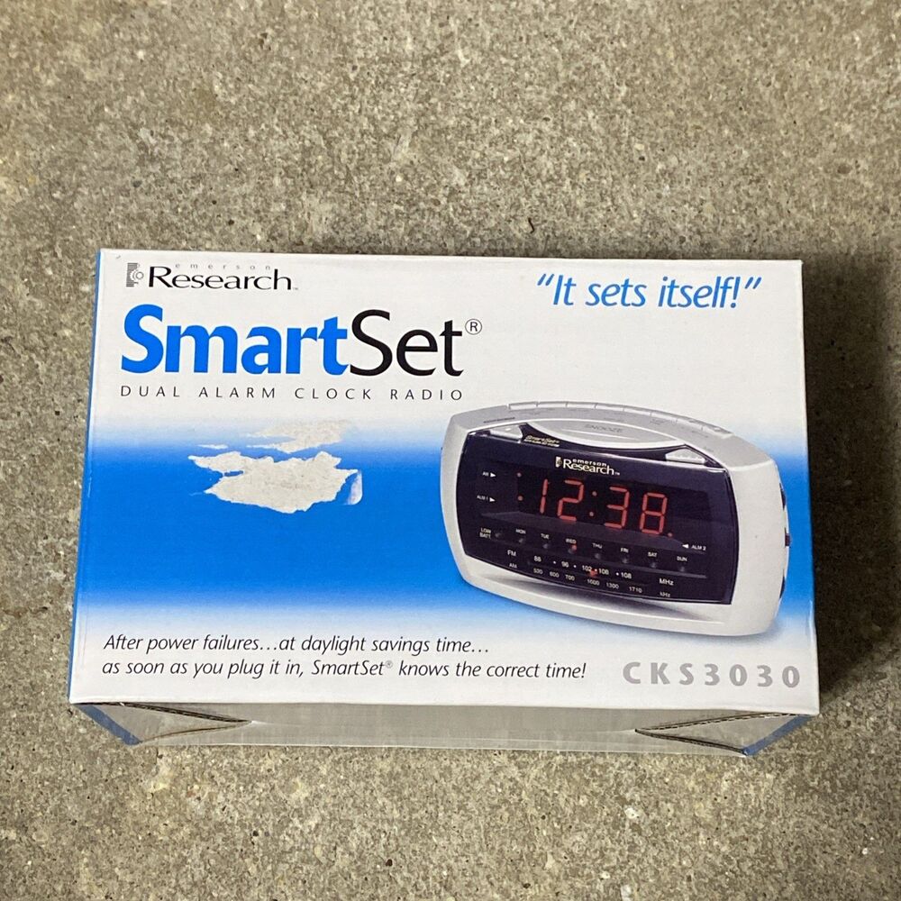 Emerson Research CKS3030 SmartSet Alarm Clock Radio – Dual Alarm, LED
